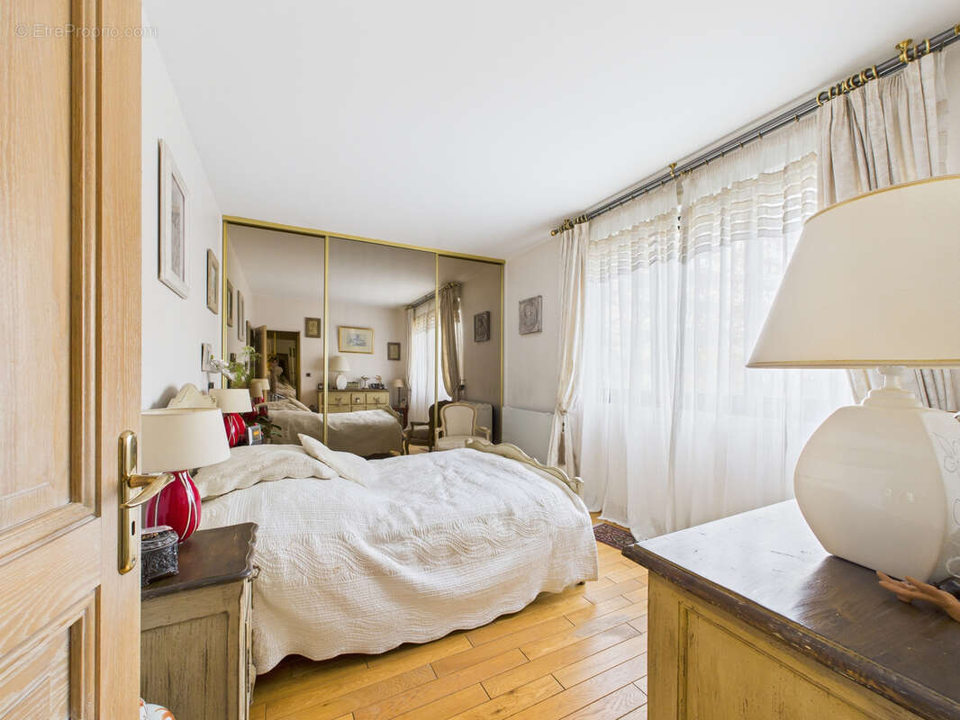 Appartement à LEVALLOIS-PERRET