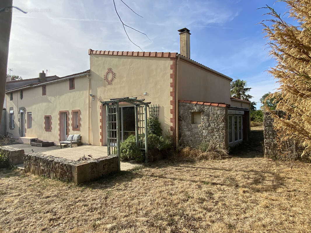Longère à vendre 2 habitations à Sèvremoine avec SEVREMOINE IMMOBILIER - photo 2