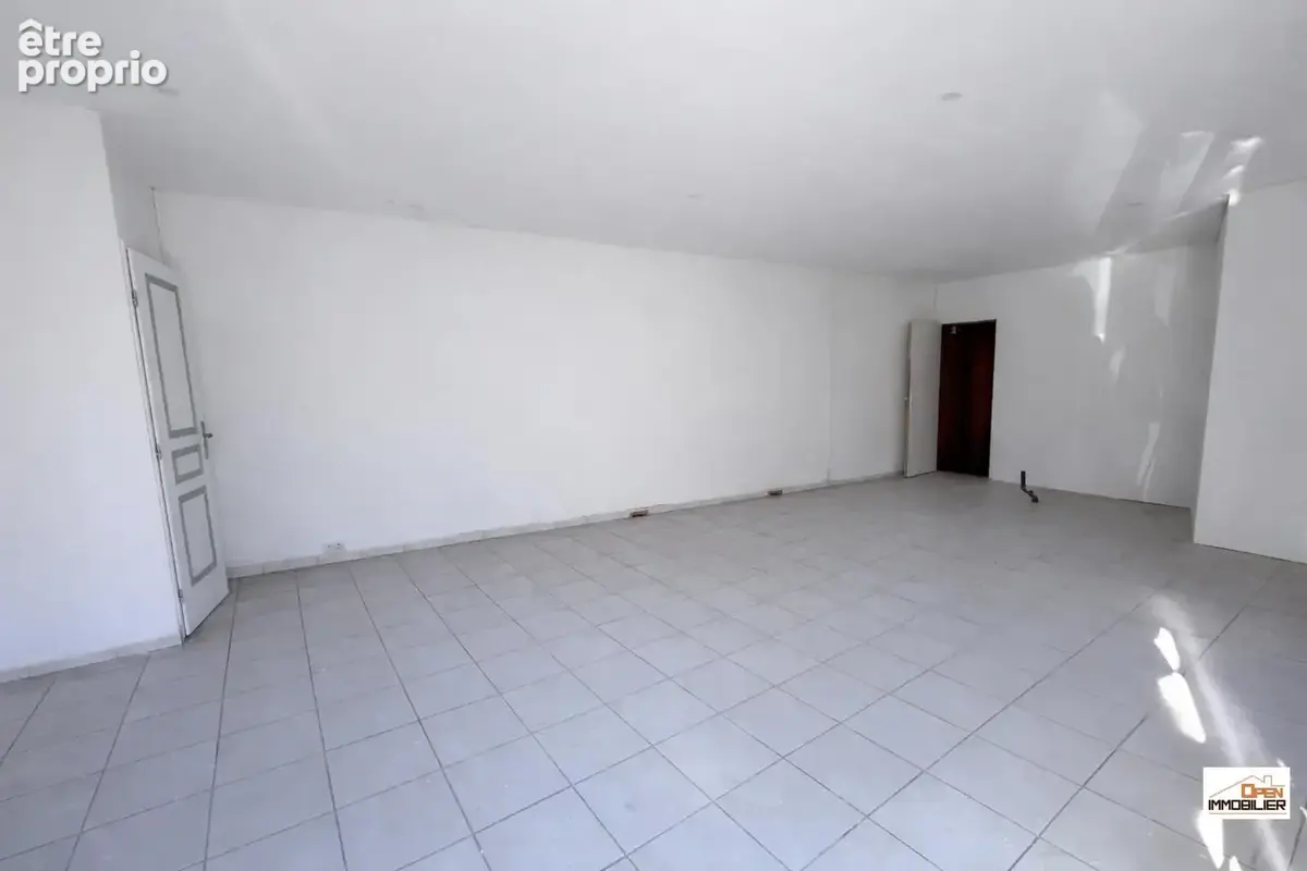 Appartement à COUTRAS