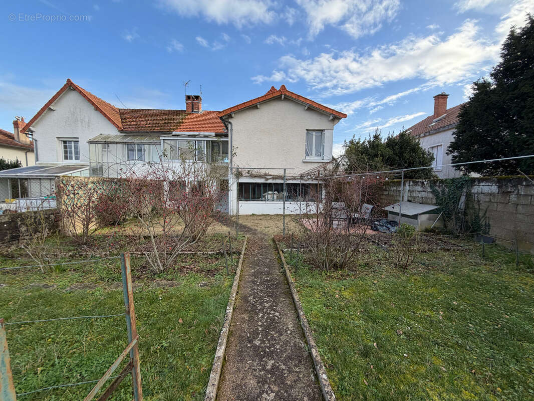 Maison à CHATELLERAULT