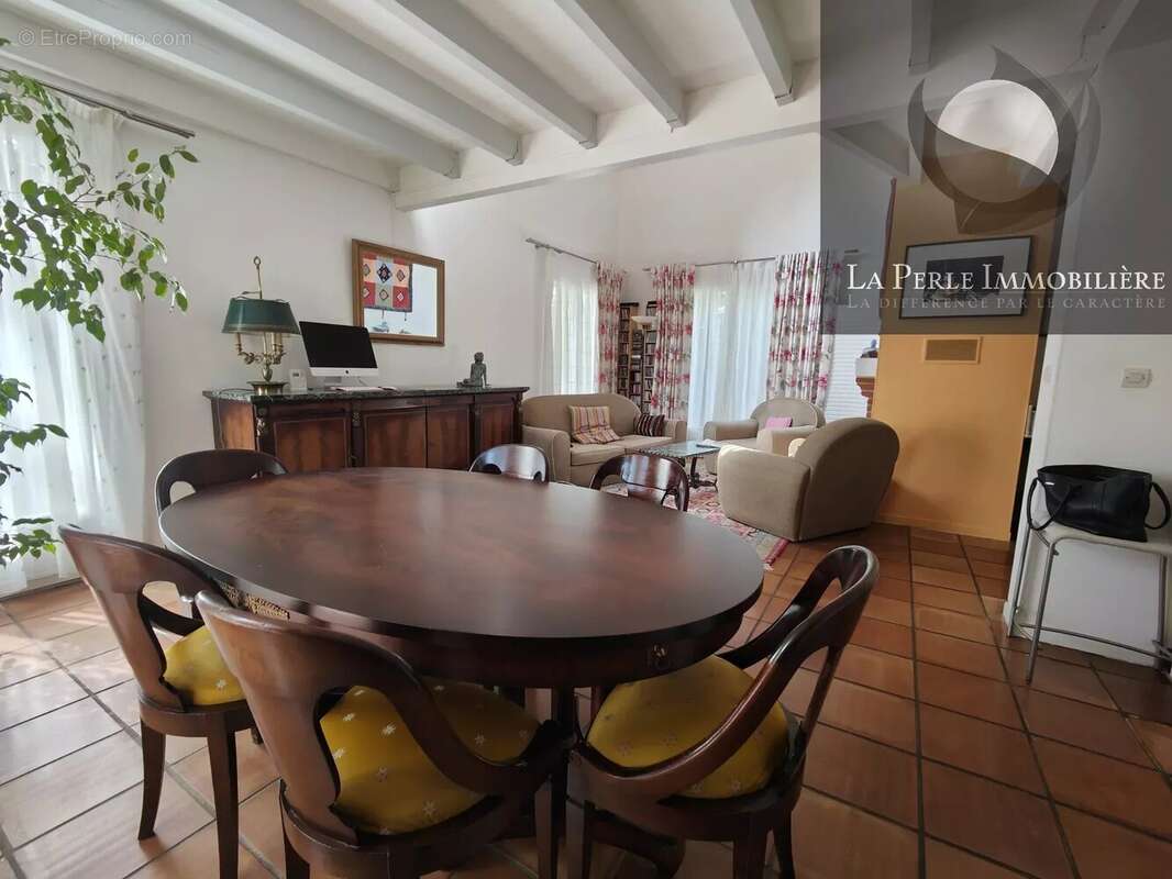 Maison à BRUGUIERES