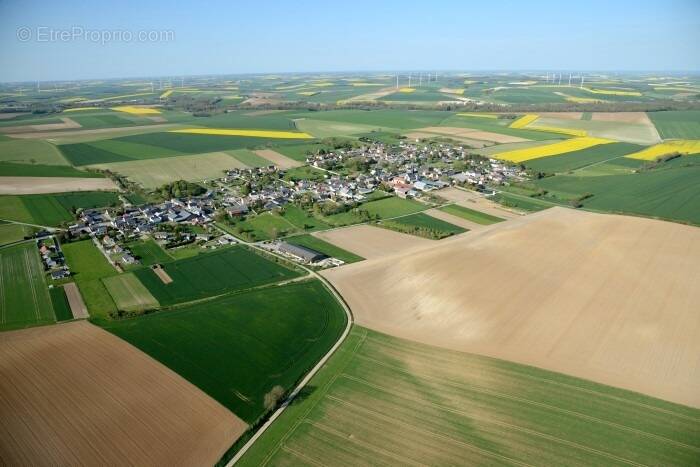 Terrain à VILLERS-DEVANT-LE-THOUR
