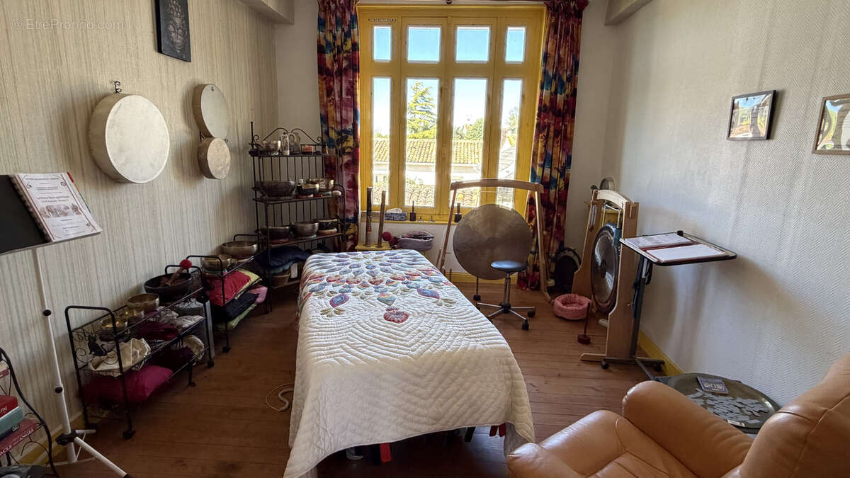 Maison à SAINT-JEAN-D'ANGELY