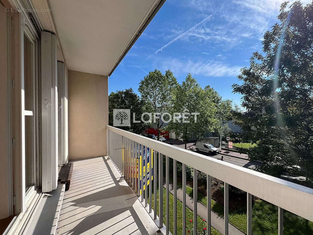 Appartement à MONTROUGE