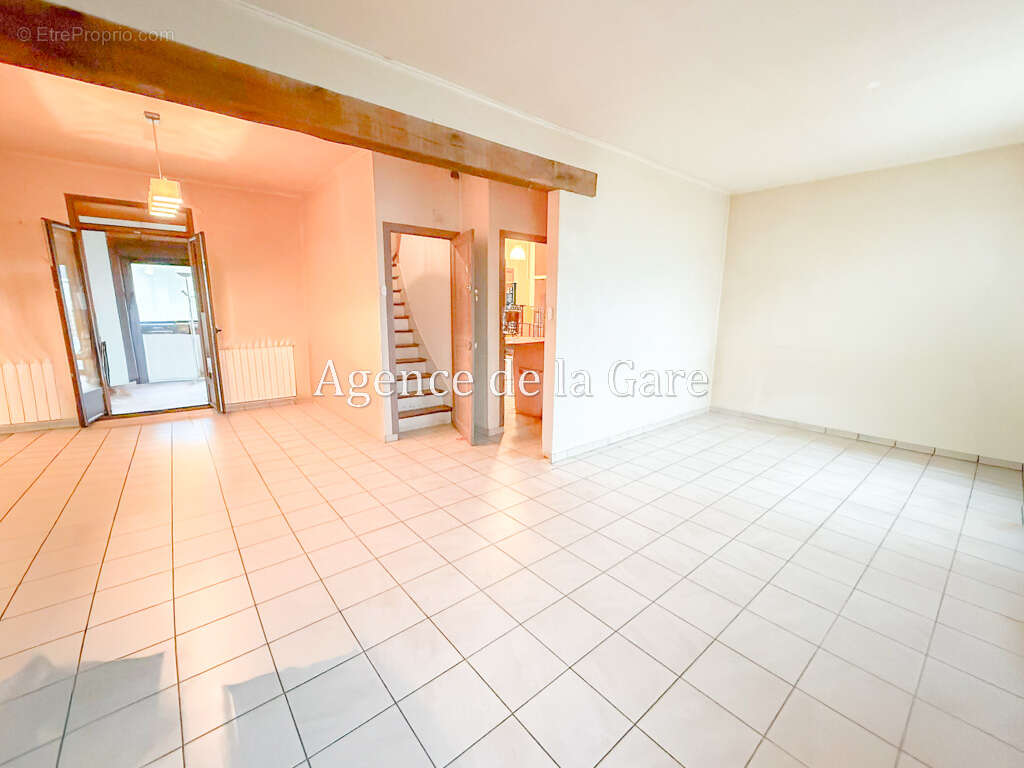 Maison à SARTROUVILLE