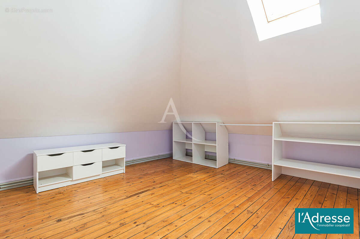 Maison à NEUFCHATEL-SUR-AISNE