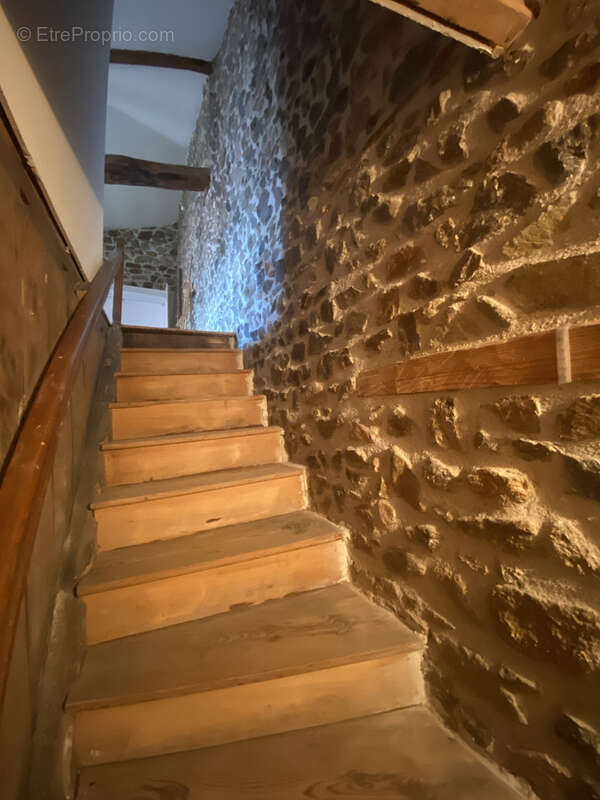 Maison à SAINT-JUST-EN-CHEVALET