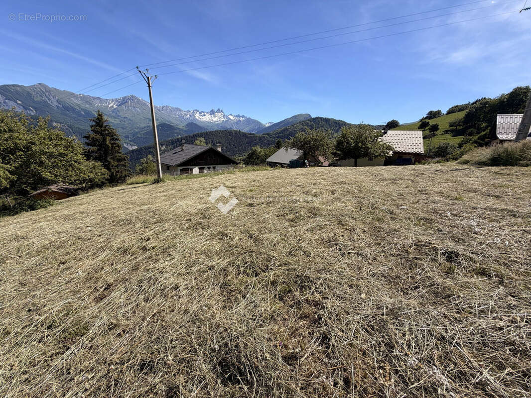 Terrain à JARRIER