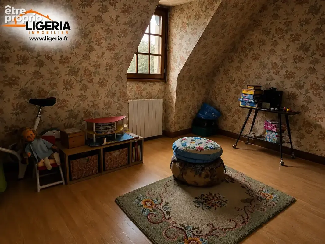 Maison idéalement située à deux pas du bourg dynamique de Brain-sur-Allonnes - photo 9