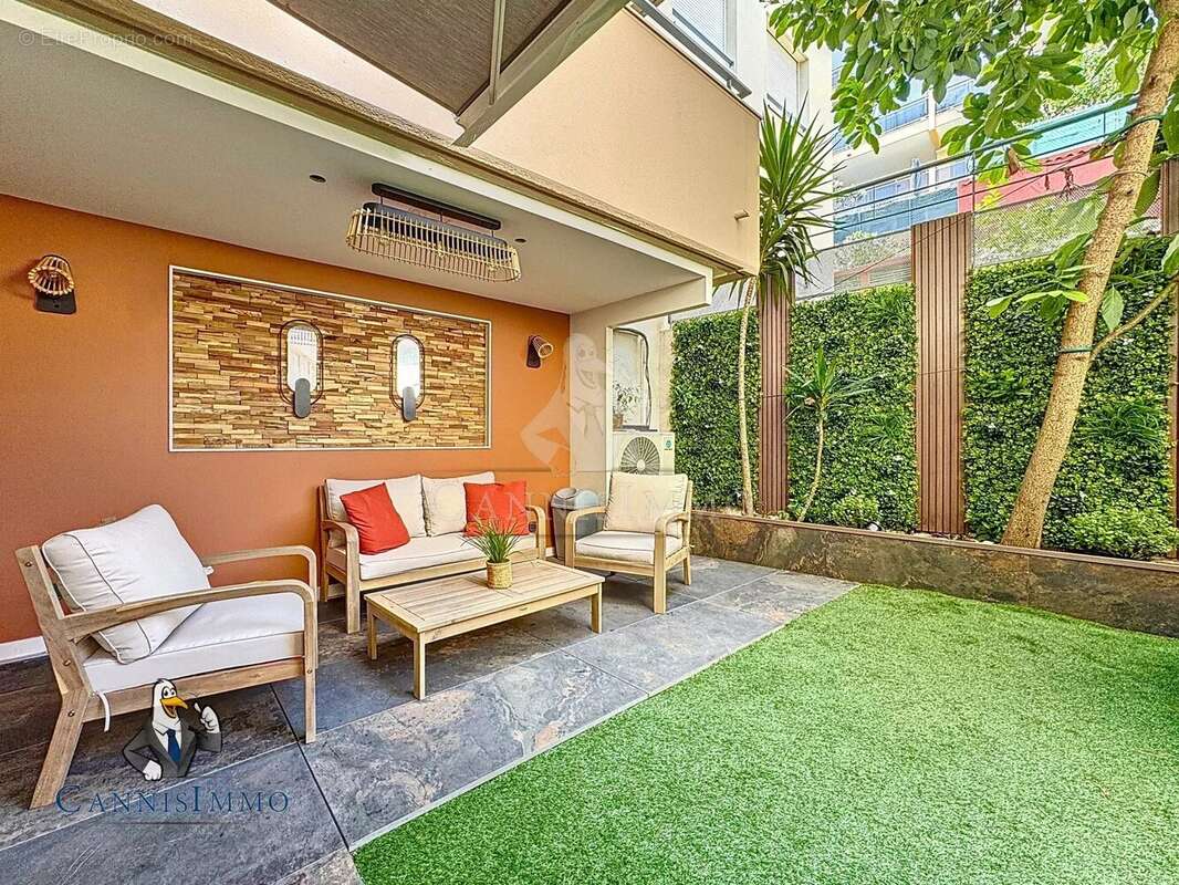 Appartement à MANDELIEU-LA-NAPOULE