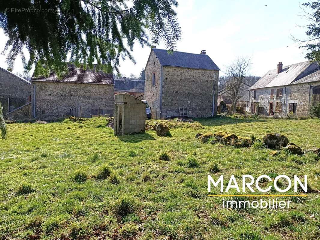 Maison à LE DONZEIL