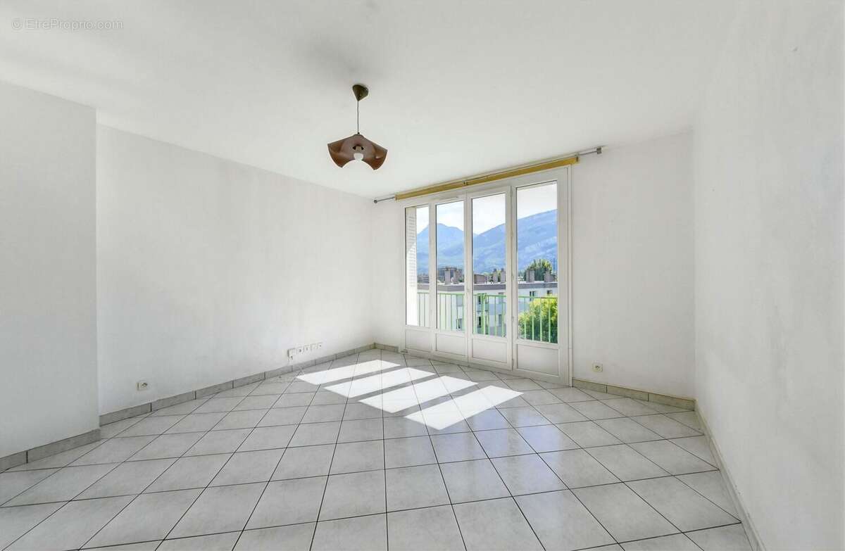Appartement à SAINT-EGREVE