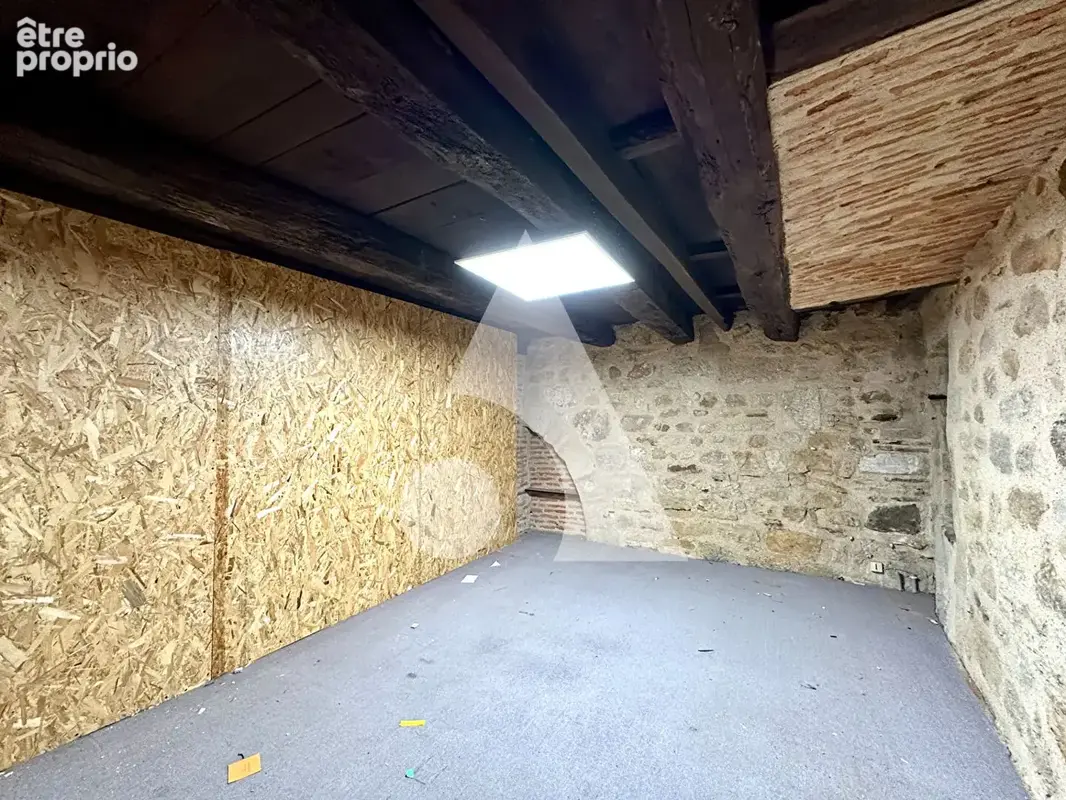 Local commercial Figeac sur 2 niveaux 103 m2. - photo 6