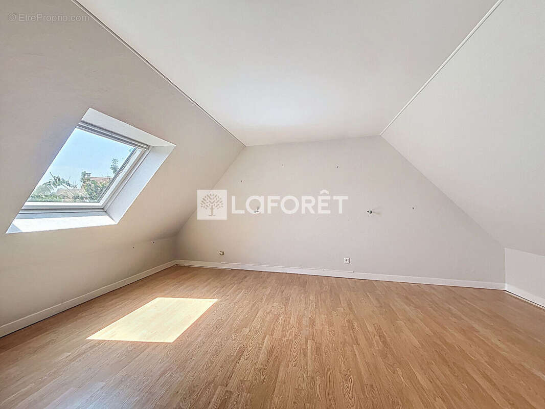 Maison à VERNEUIL-SUR-SEINE