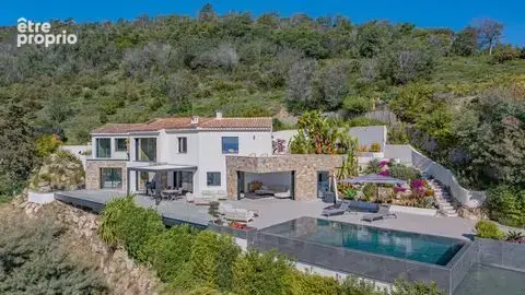 Maison 250 m² à Mandelieu-La-Napoule  - photo 1