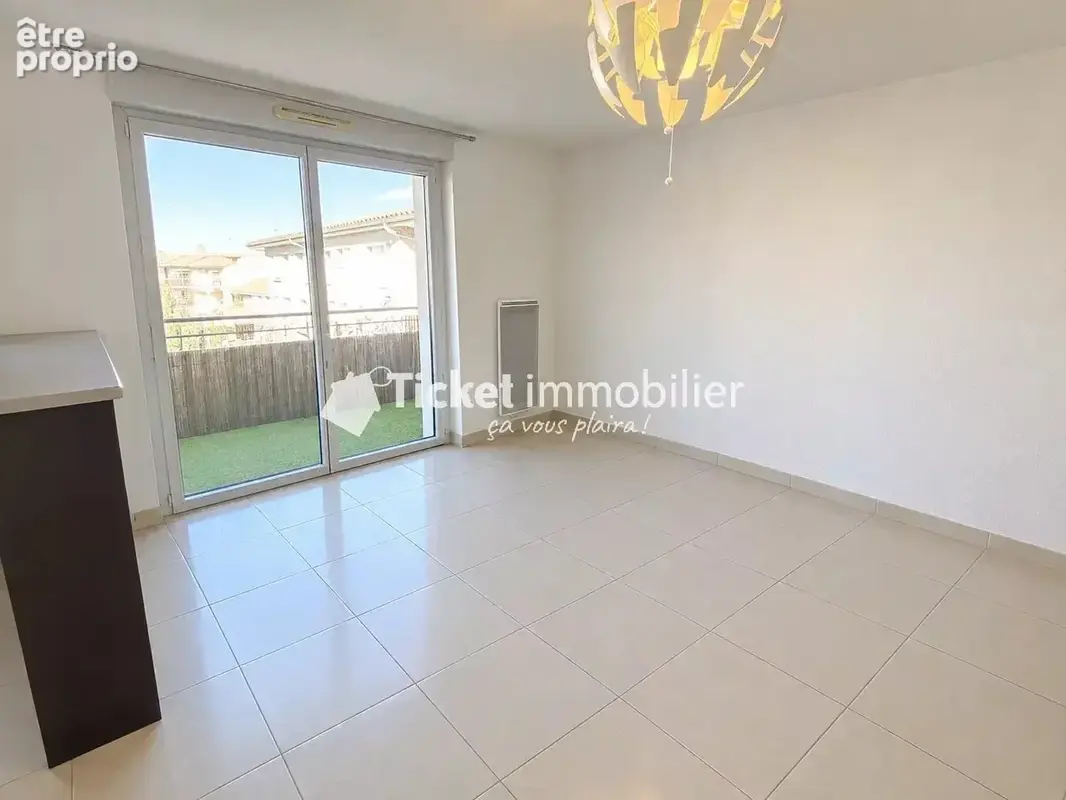 Appartement T3 lumineux avec terrasse et 2 parkings en sous-sol – Quartier Sept Deniers - photo 6