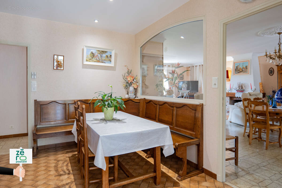 Maison à LES MAGNILS-REIGNIERS
