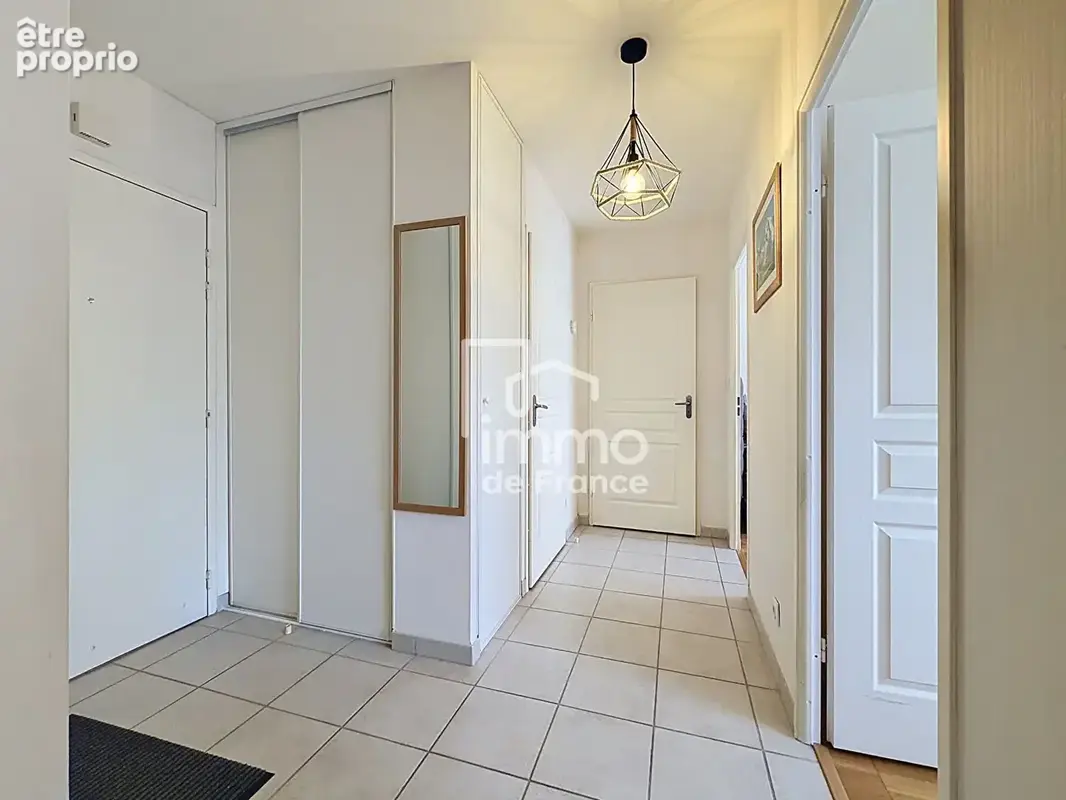 Appartement Oyonnax 3 pièce(s) 67,30m2 - photo 6