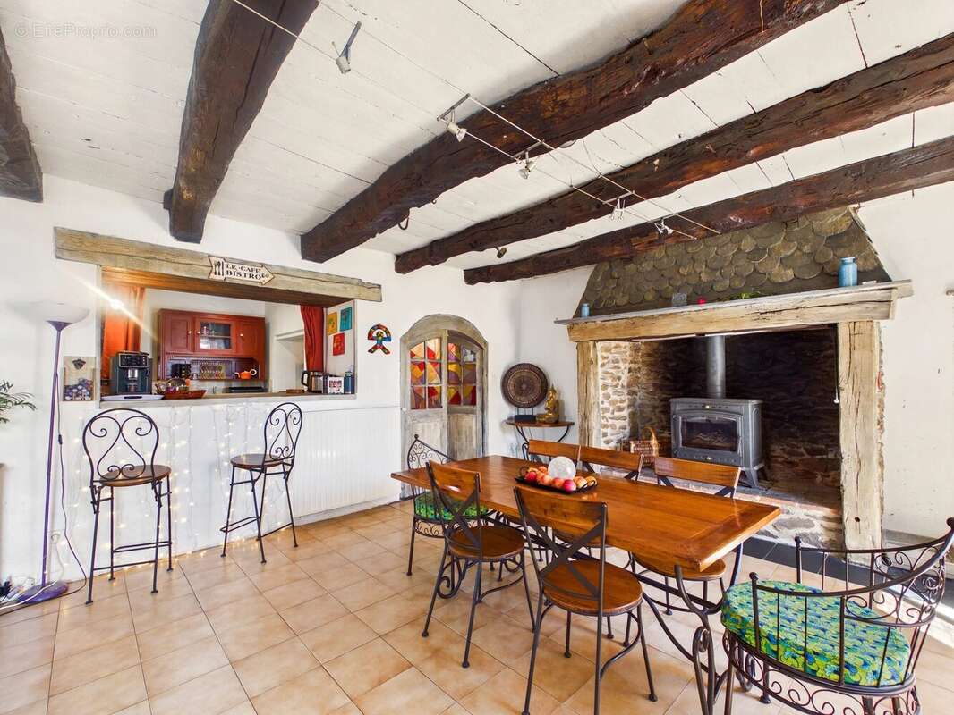 Maison à JOUQUEVIEL