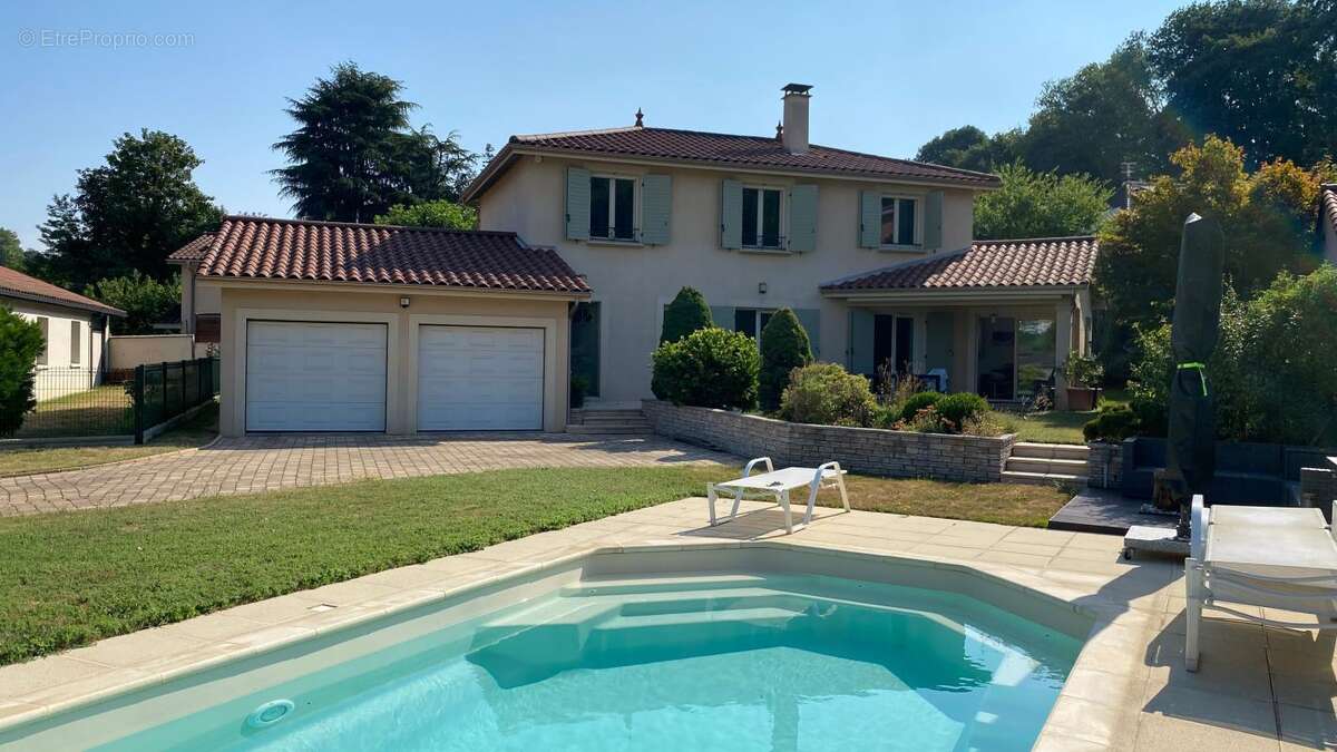 Maison familiale à Fontaines-Saint-Martin - photo 2