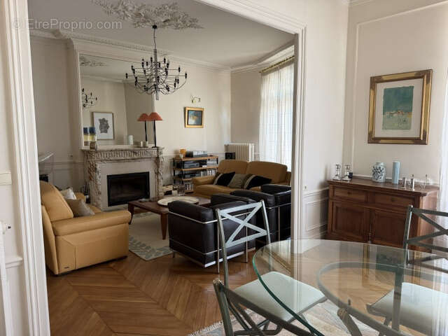 ORLEANS-DUNOIS- Elégante maison bourgeoise de 250m2 avec garage et jardin- - photo 28