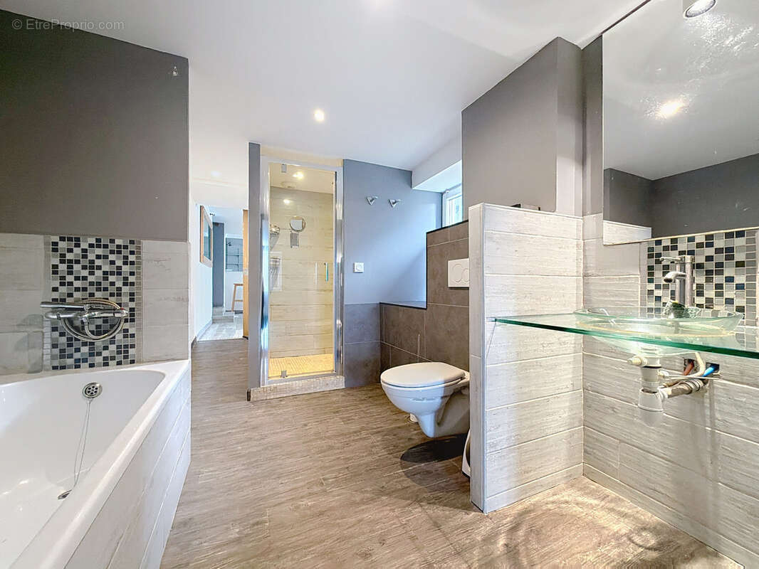 Maison à SAINT-BONNET-LA-RIVIERE