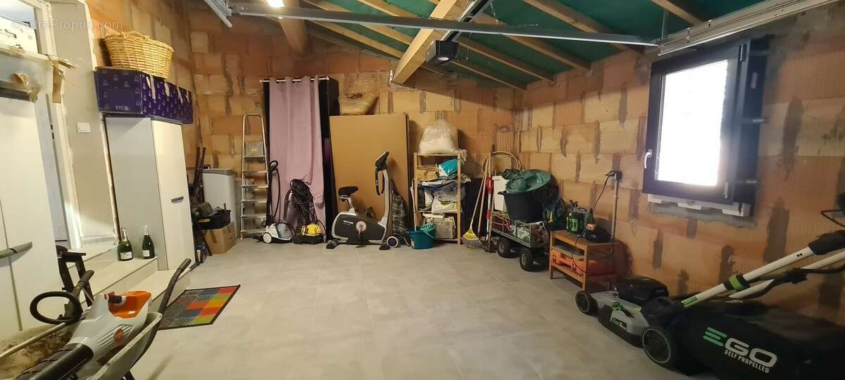 Maison à SAINT-QUENTIN-LA-POTERIE
