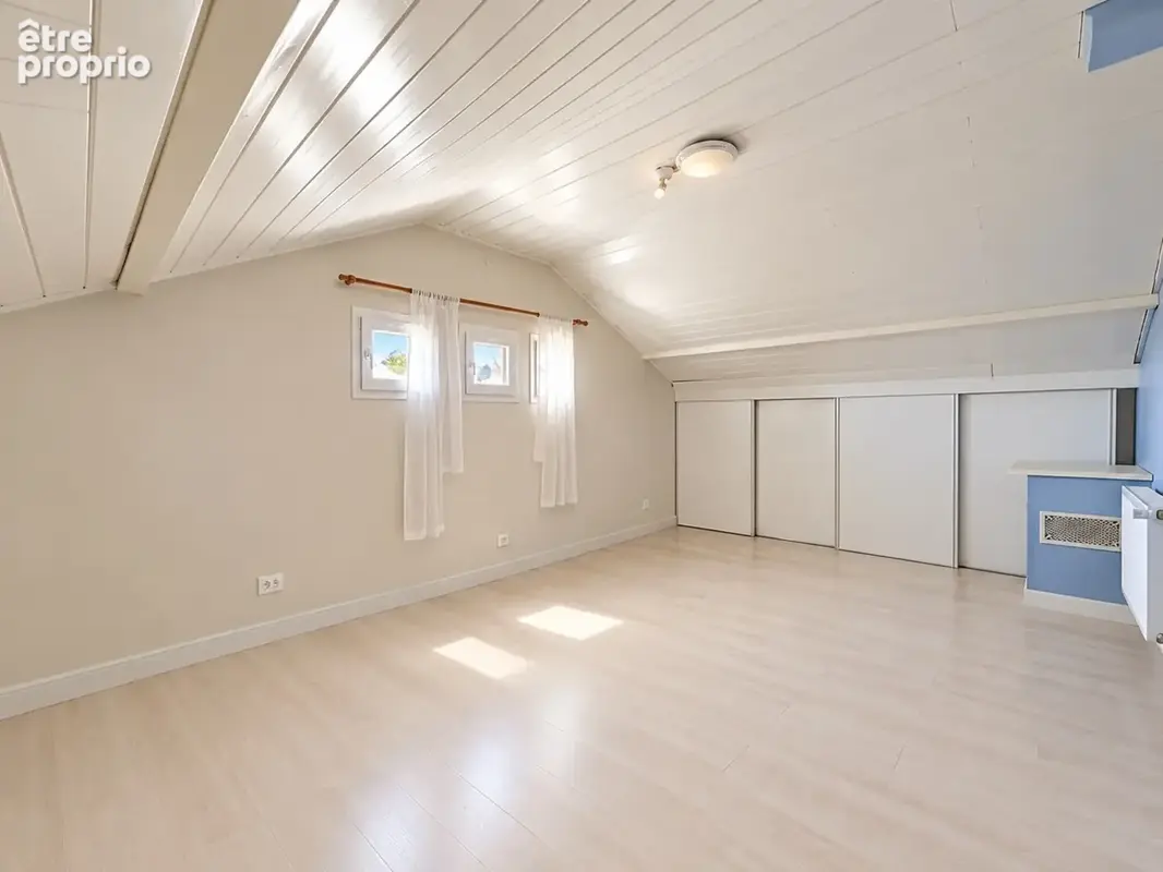 Maison 155 m²  T5 avec deux studios indépendants – GAILLARD (74) - photo 9