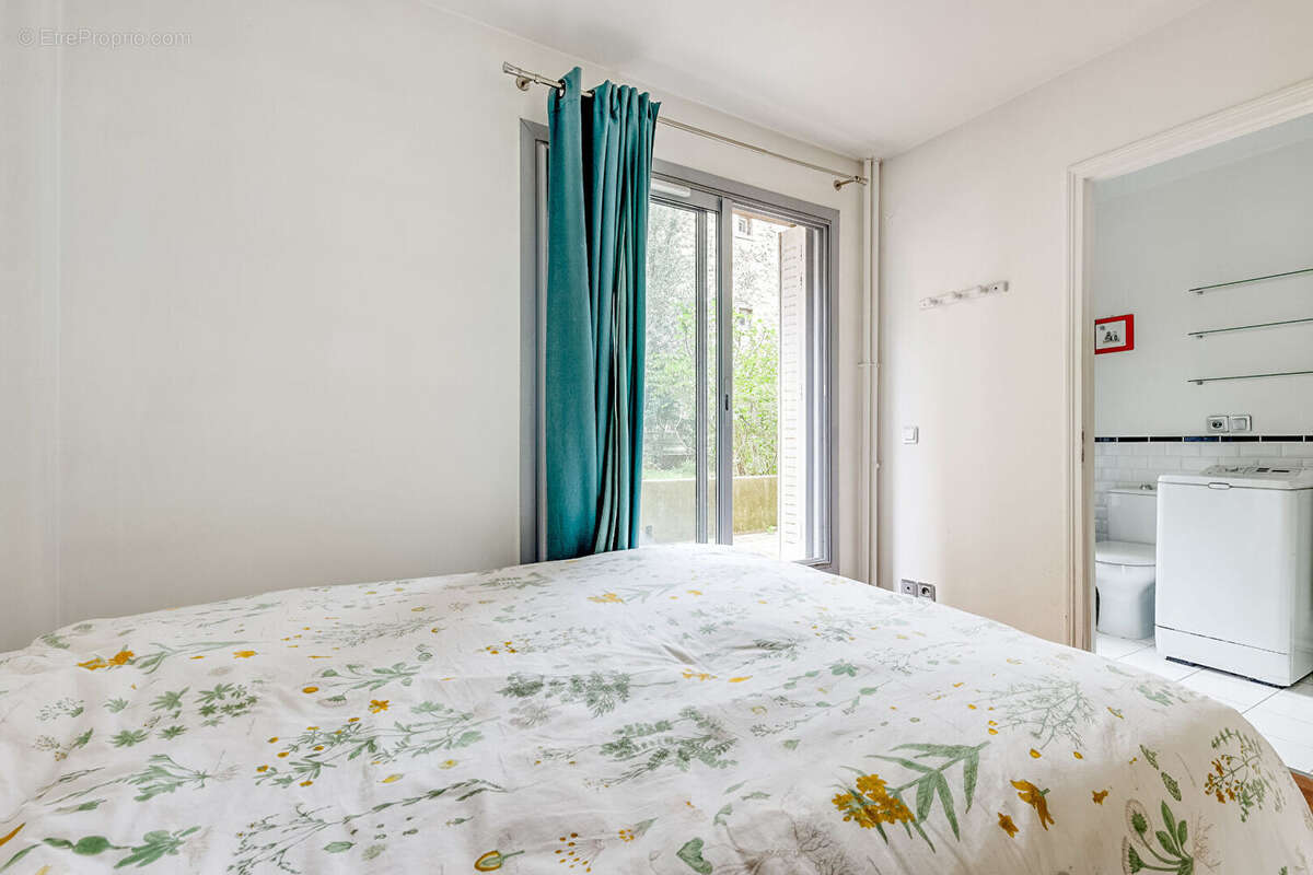 Appartement à PARIS-14E