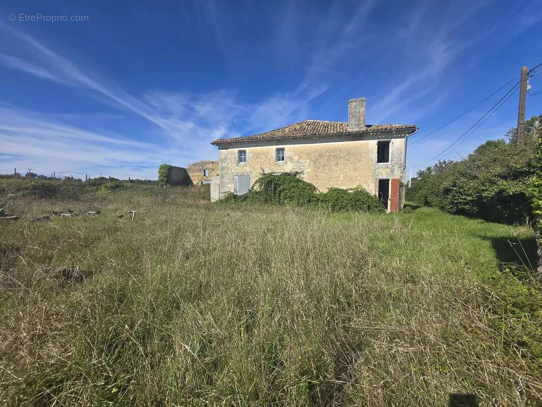 Maison à SAINT-DIZANT-DU-BOIS