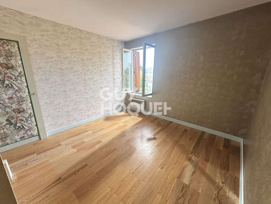 Appartement à PONT-EVEQUE