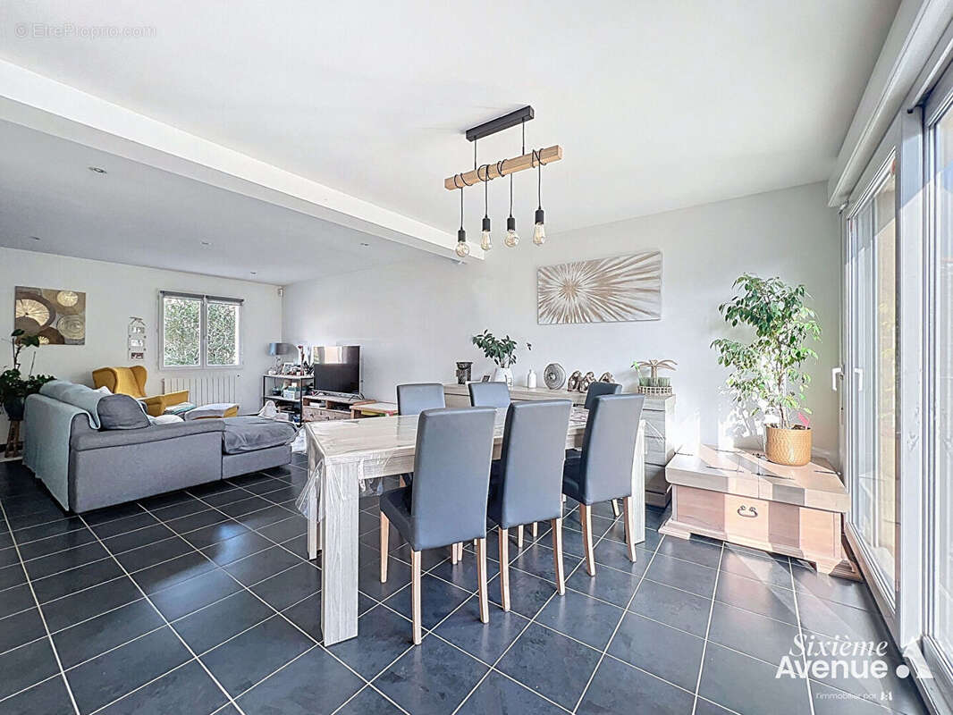 Maison à CHASSE-SUR-RHONE