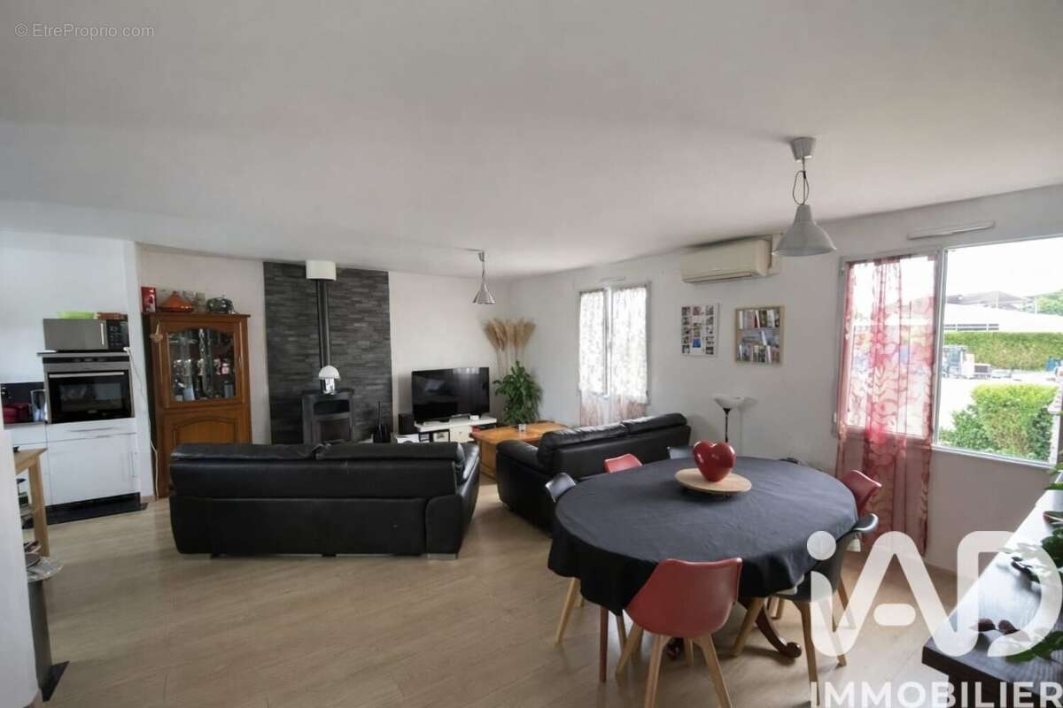 Photo 2 - Maison à COULOMMIERS