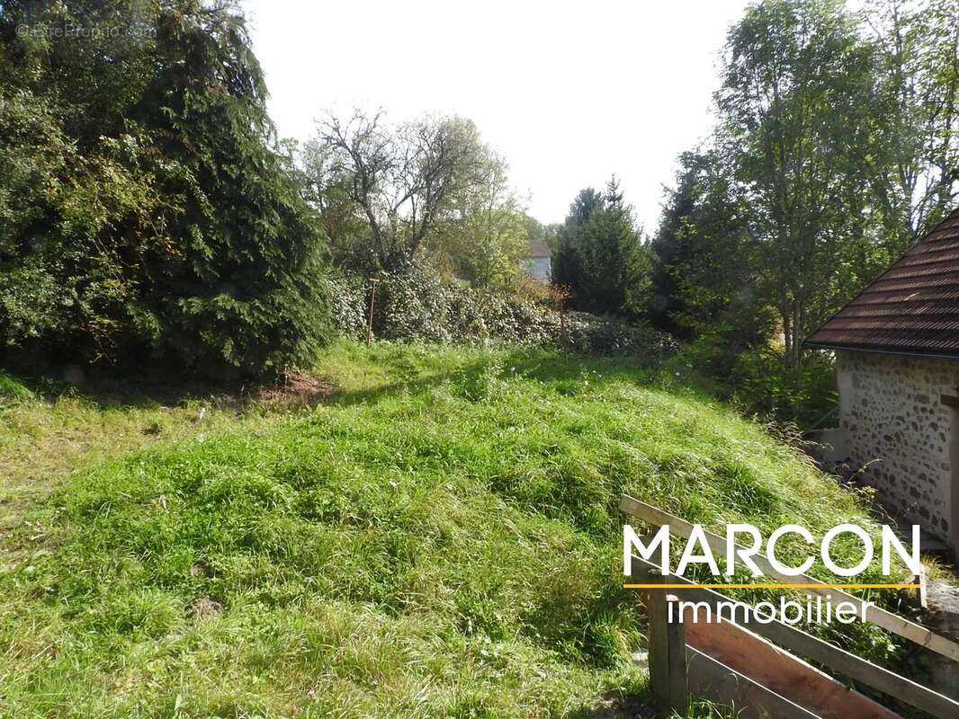 Maison à MOUTIER-ROZEILLE