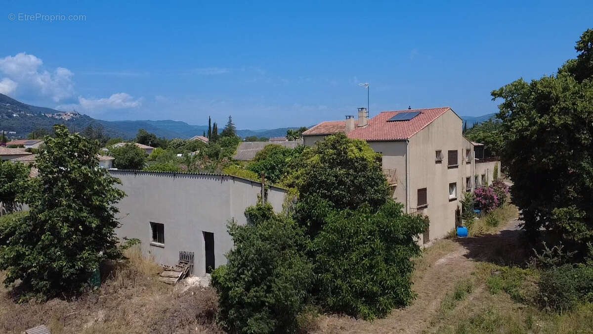 Maison à SOLLIES-VILLE