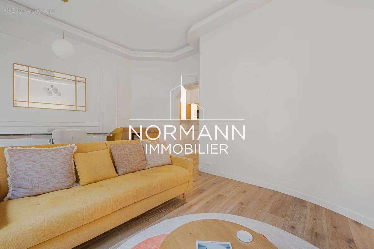Appartement à PARIS-3E