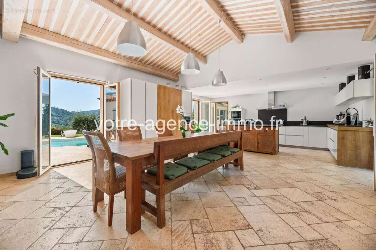 Maison à LEVENS