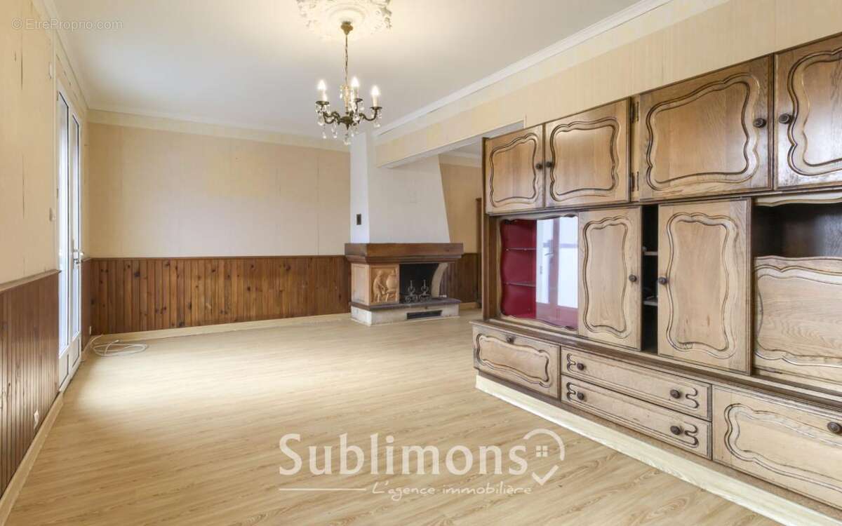 Maison à SURZUR
