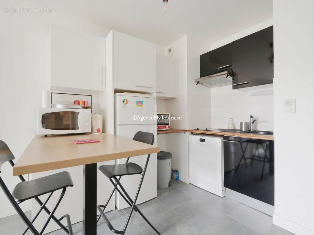 Saint-Cyprien/Cours Dillon, Appartement T2 avec terrasse et parking - photo 8