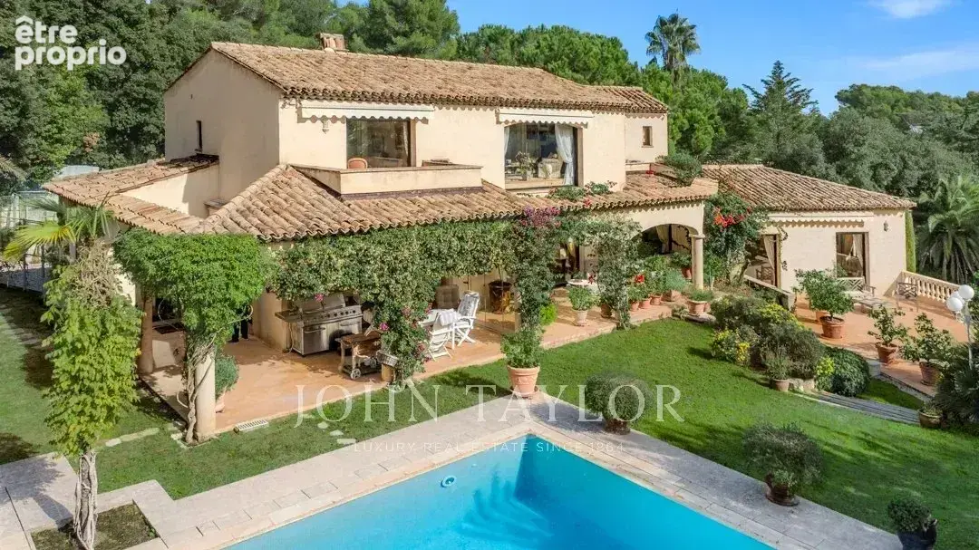 Une adresse confidentielle aux Parcs de Mougins - photo 2