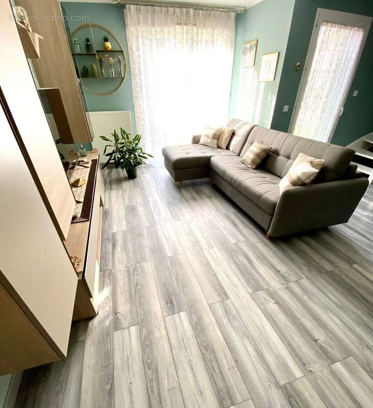 Appartement à VILLENEUVE-LE-ROI