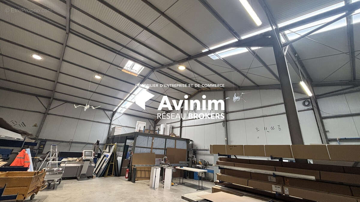 Commerce à ANGERVILLE-L'ORCHER