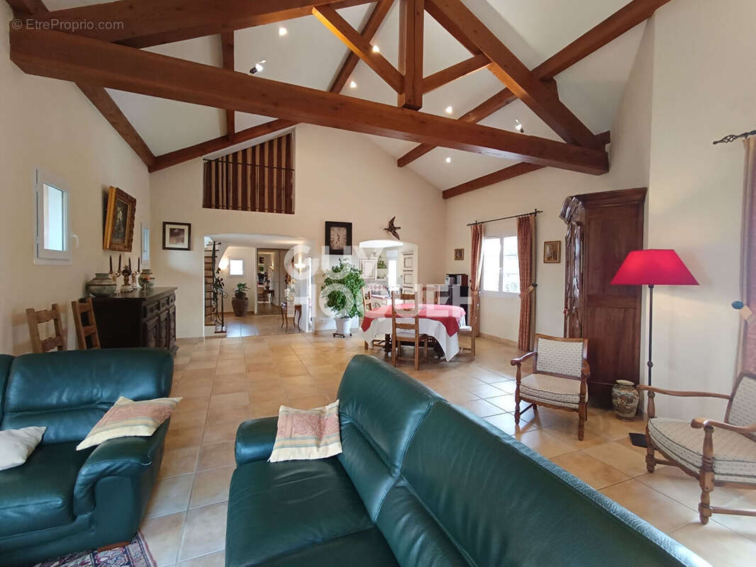 Maison à BOISSET-LES-MONTROND