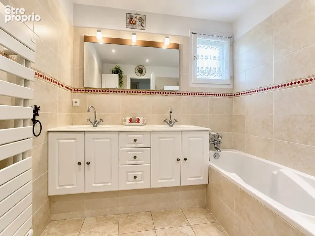 Maison T5 132 m² de plain pied avec piscine au calme - photo 12