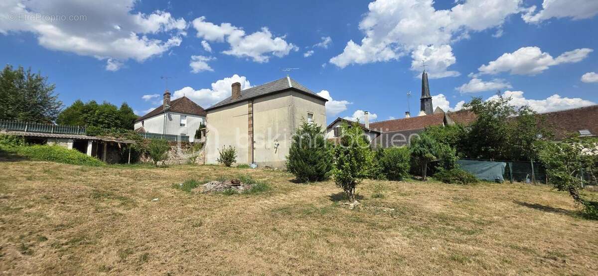 Maison ancienne avec fort potentiel et un terrain constructible - photo 5