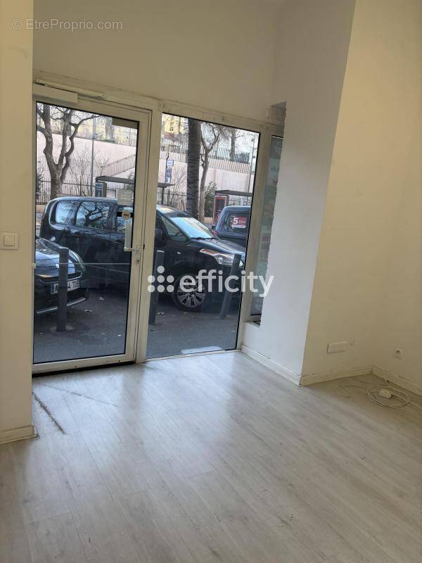 Commerce à MARSEILLE-7E