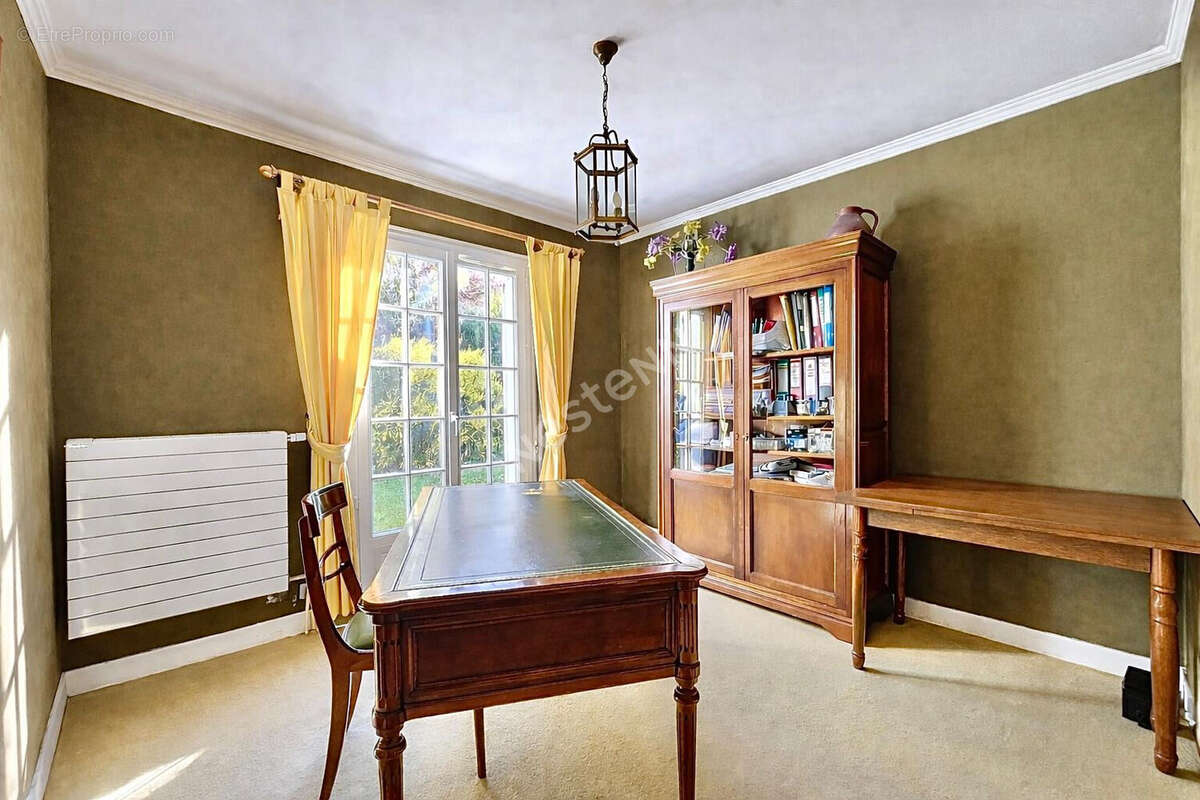 Maison à CHAUMONTEL