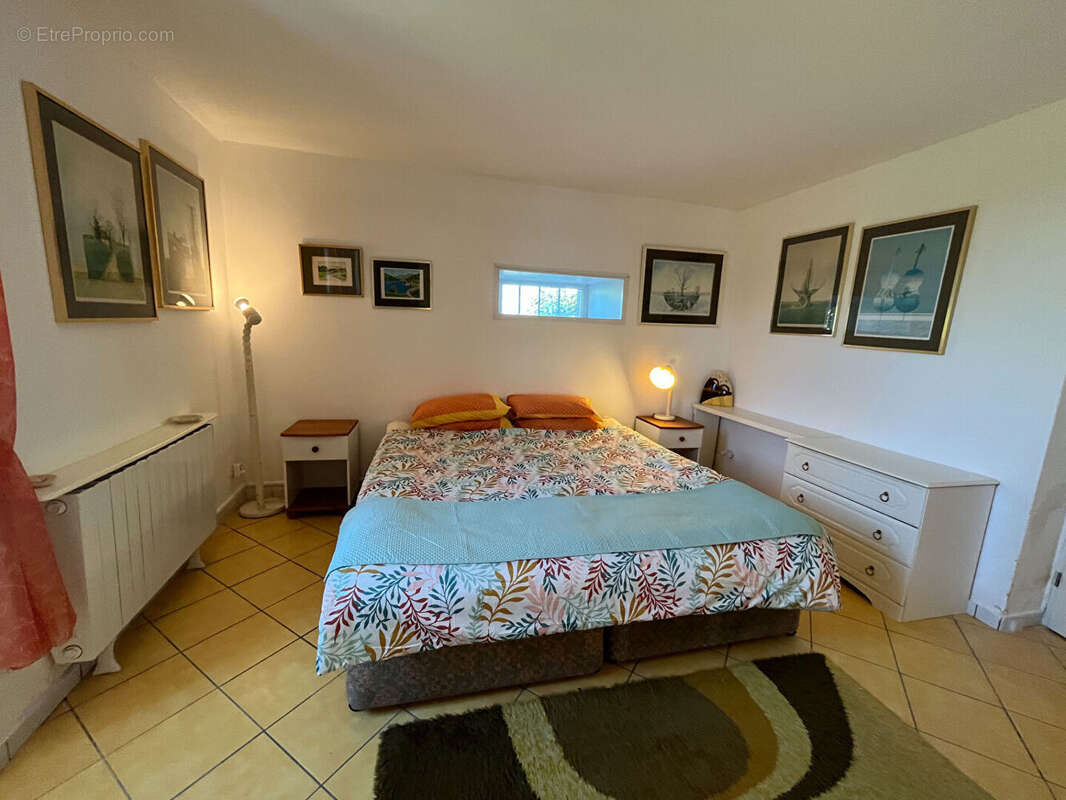 Maison Montmoreau Saint Cybard 7 pièce(s) 186 m2 - photo 8