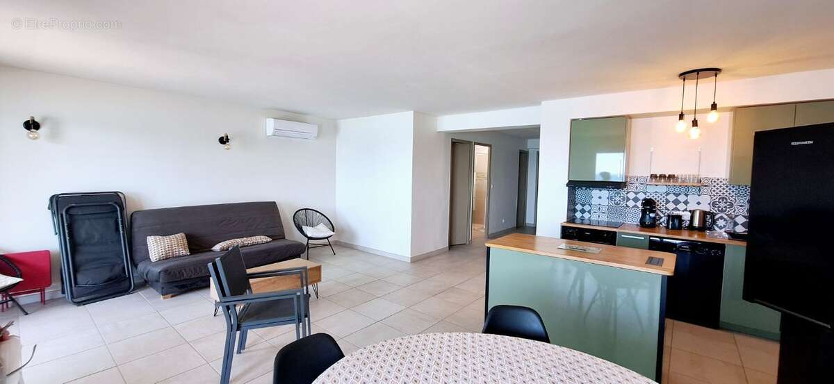 Maison à SAINT-CYR-SUR-MER