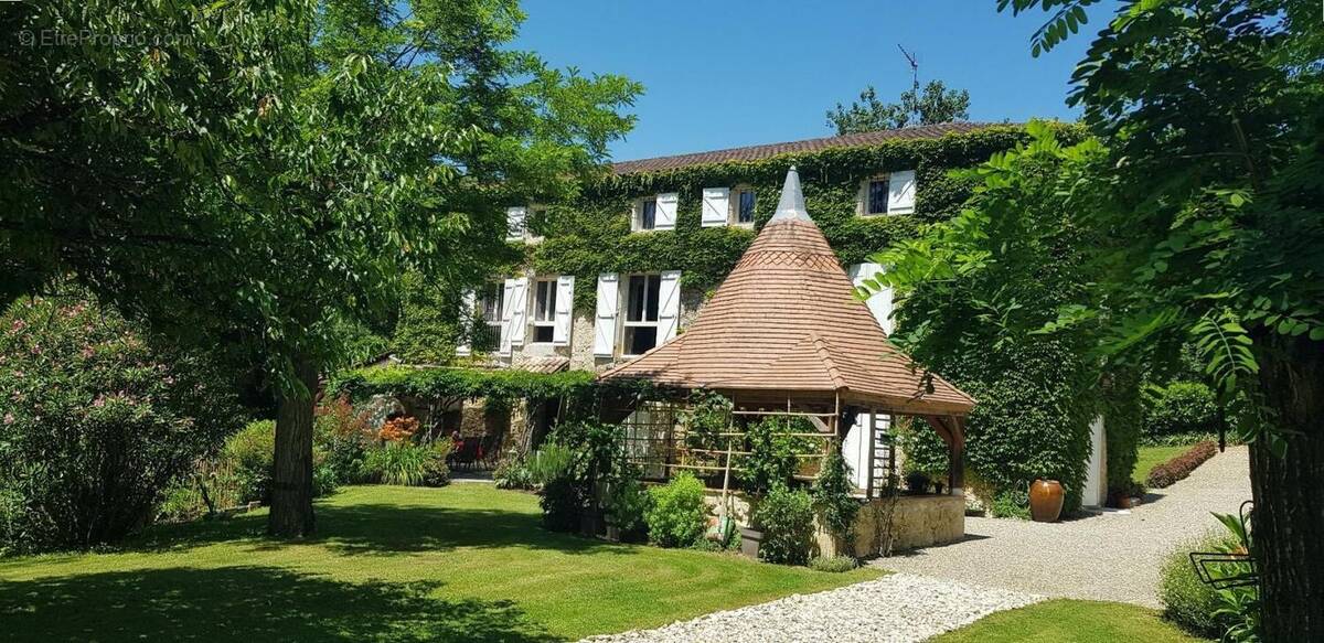 Maison à SEMPESSERRE